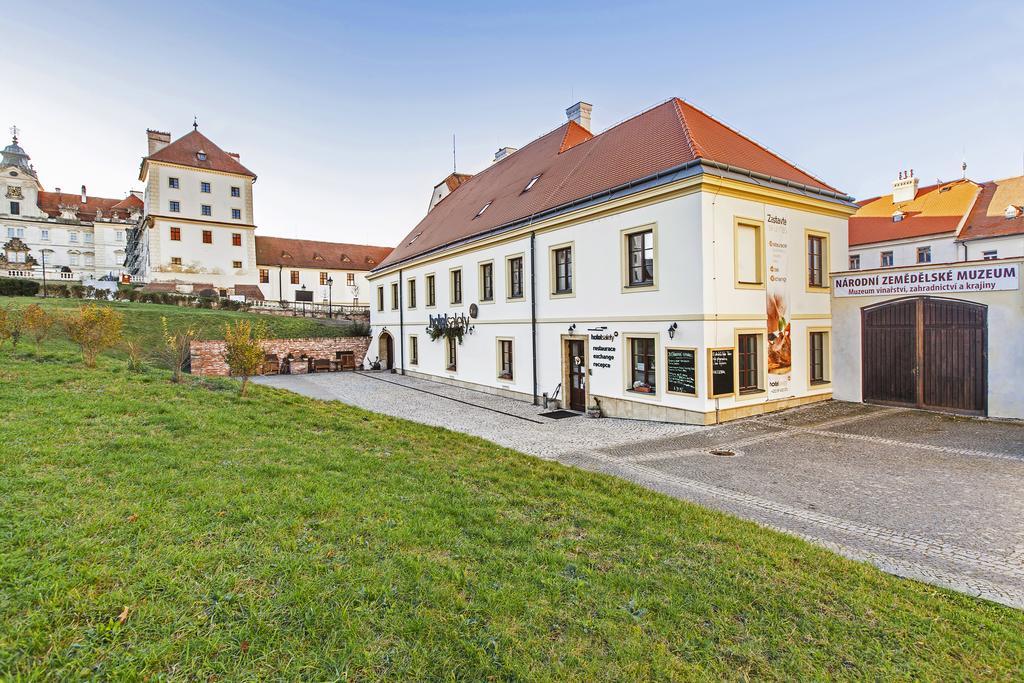 Hotel Salety Valtice Exterior photo